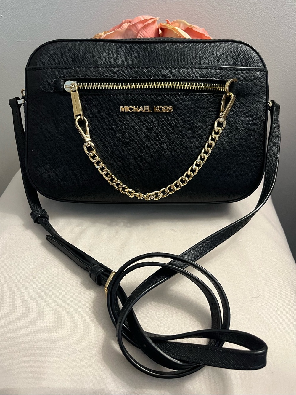 Jet Set Large Saffiano Leather Crossbody
Bag in Black With Gold Hardware. NWOT. - Picture 2 of 8